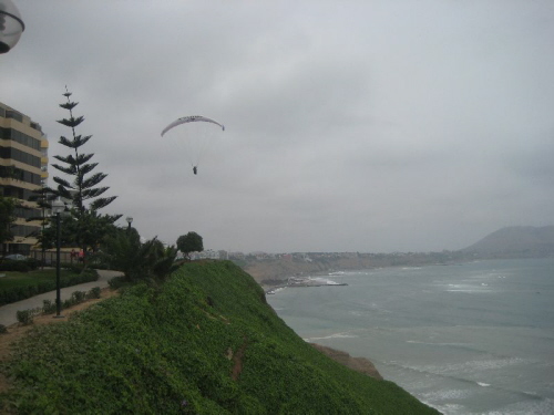 Lima Gleitschirme in der Stadt